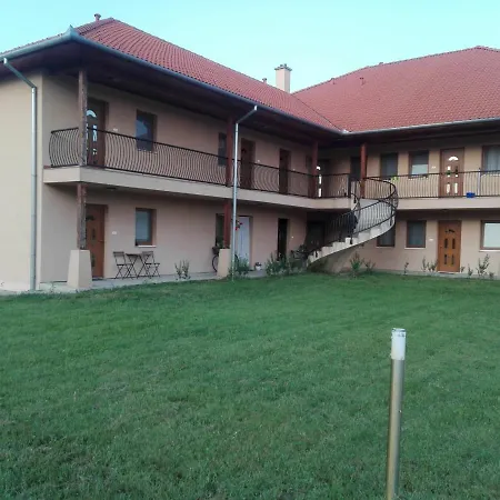 Liliána Cserkeszőlő